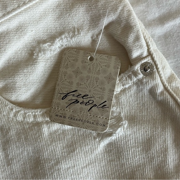 Free People White Bright Distressed Button Fly Raw Hem Denim Shorts Sz 27 NWT - Picture 2 of 13